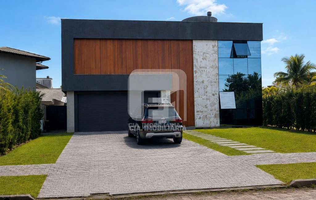 Casa de 4 quartos (4 suítes) com 4 vagas e piscina — photo 4