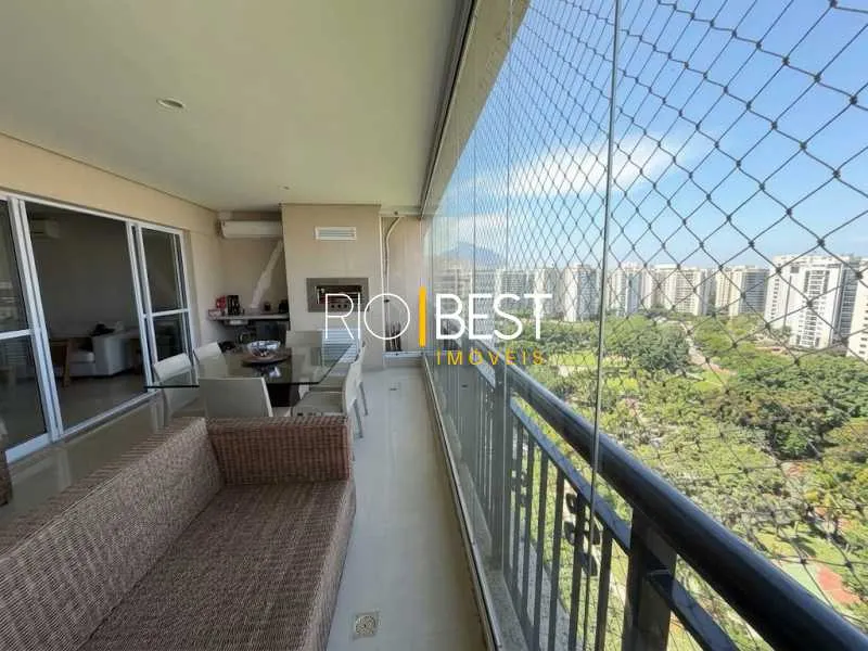 Floor-to-ceiling windows in a 4-bedroom apartment, 385 m² — photo 6
