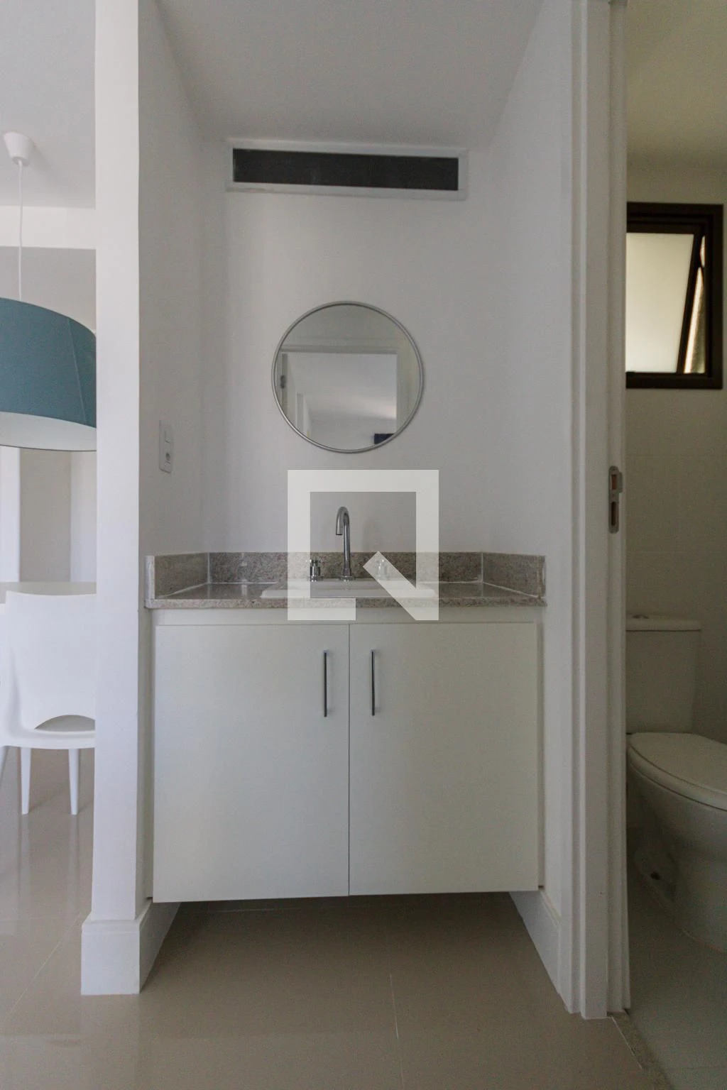 One-bedroom apartment with a mountain view in Rio de Janeiro — photo 15