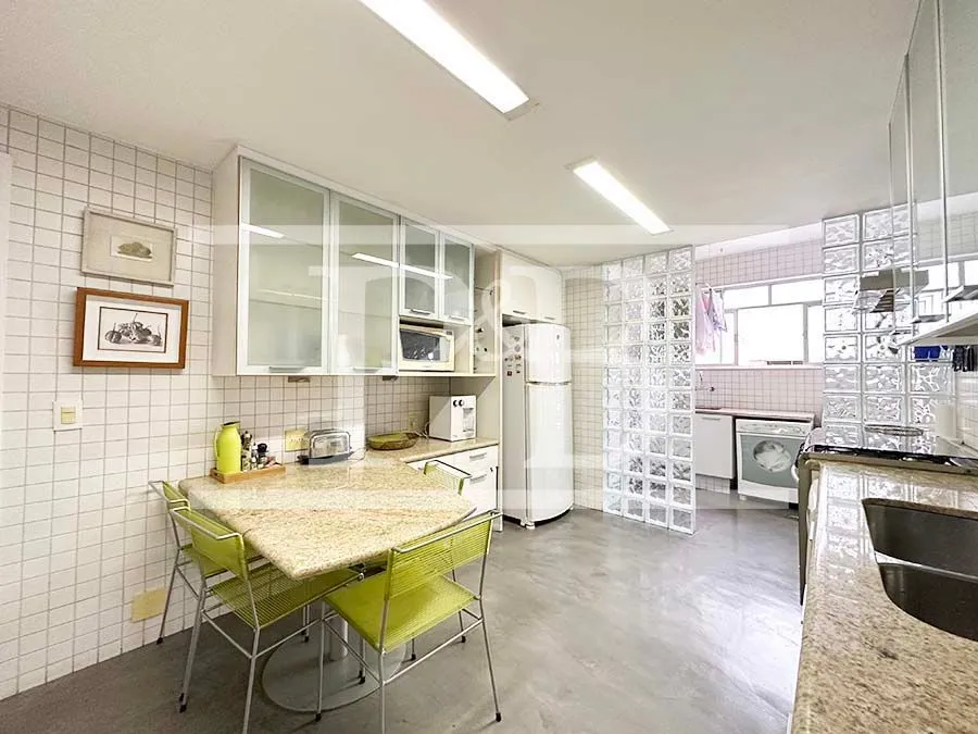 4-bedroom apartment with 200 m² and 2 parking spots — photo 29
