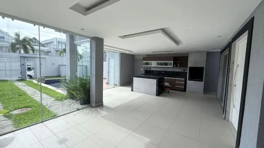 House, 350 m², with a grill on the balcony — photo 8