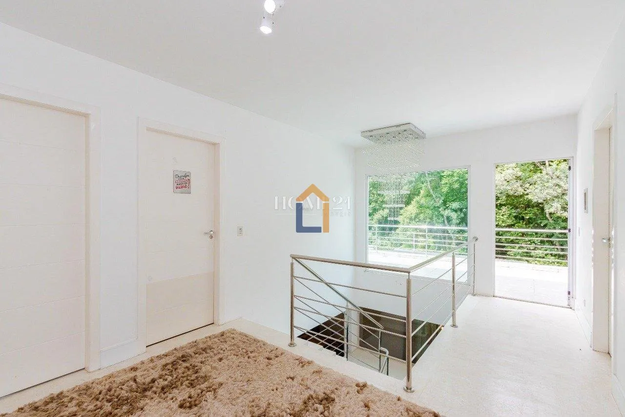 Furnished 470 m² house with 4 bedrooms and private garden — photo 77