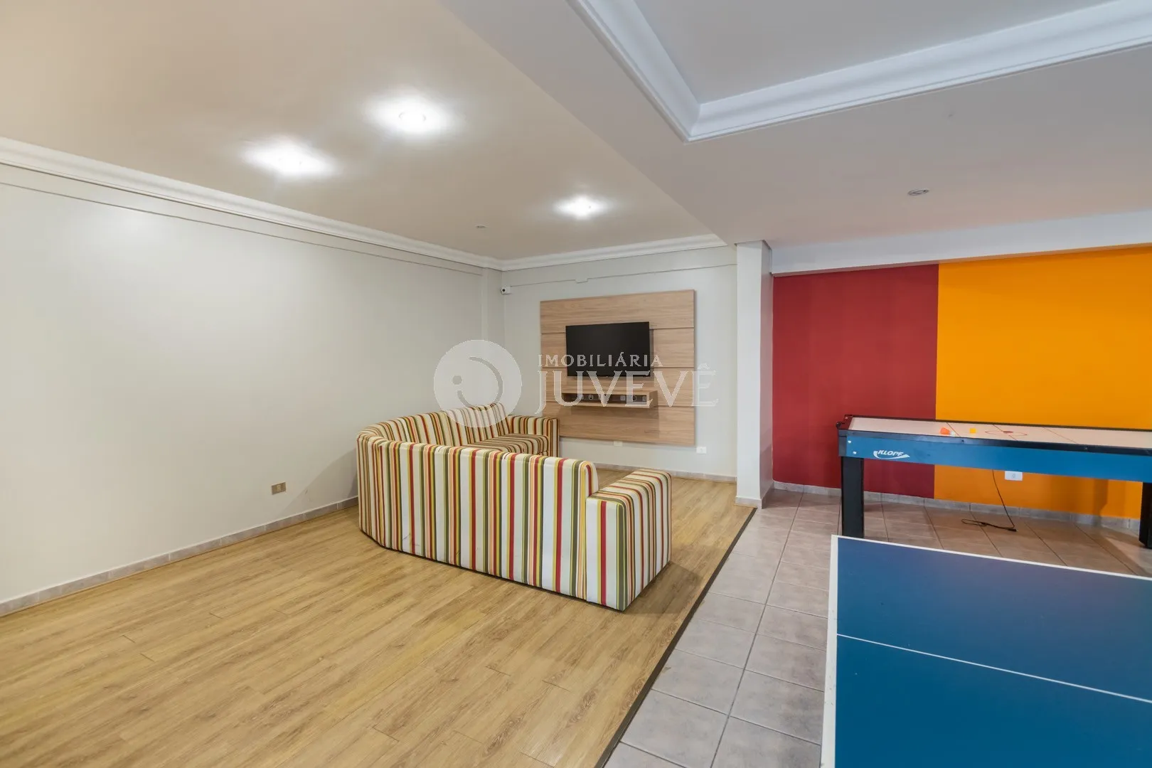 130 m² apartment with a walk-in closet and a bathtub — photo 32