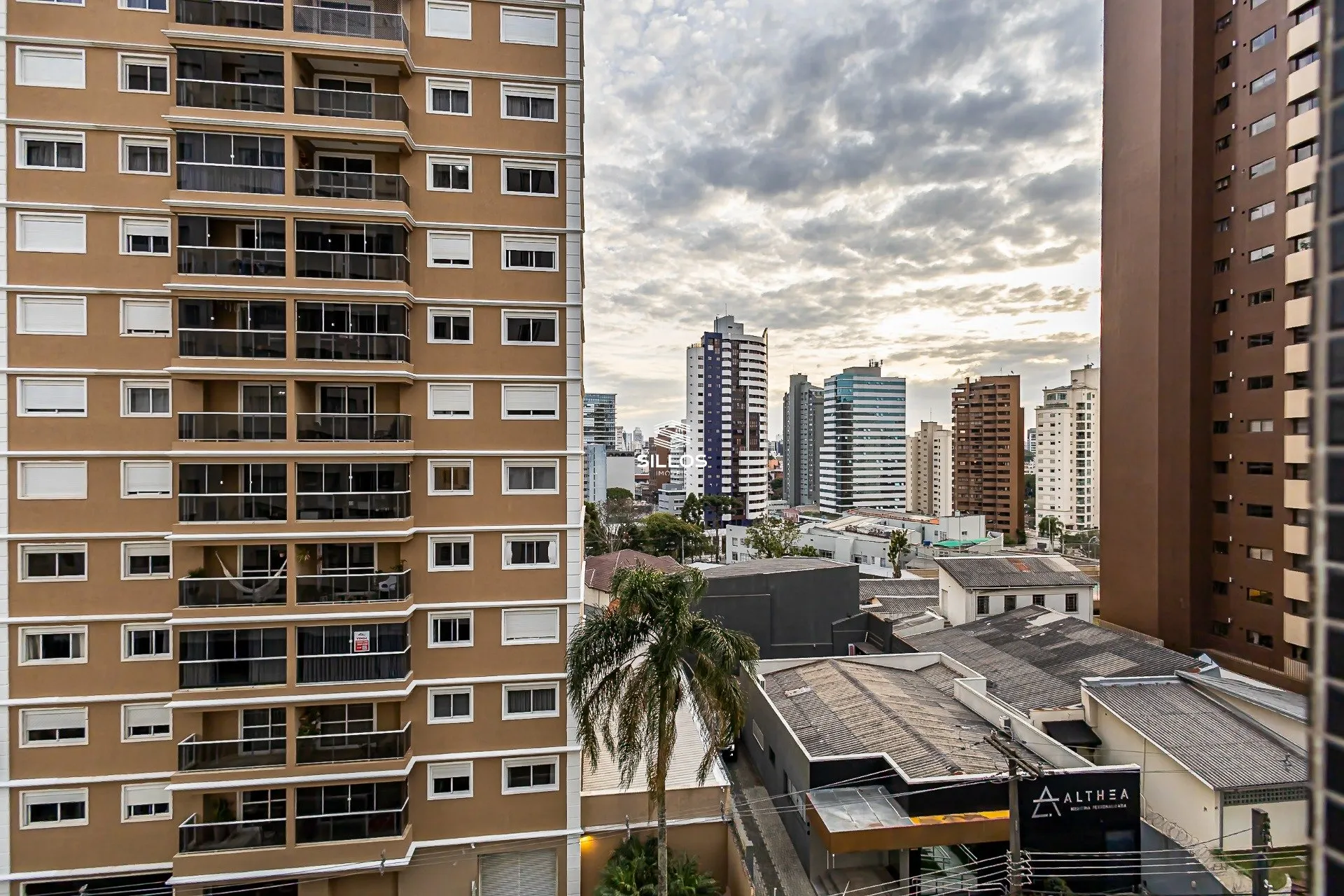 Apartamento de 241 m² con 4 dormitorios y cocina abierta — photo 24