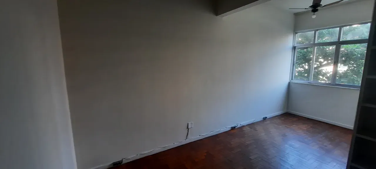 Деревянный пол или ламинат и 1 спальня: квартира 30 м² — photo 3