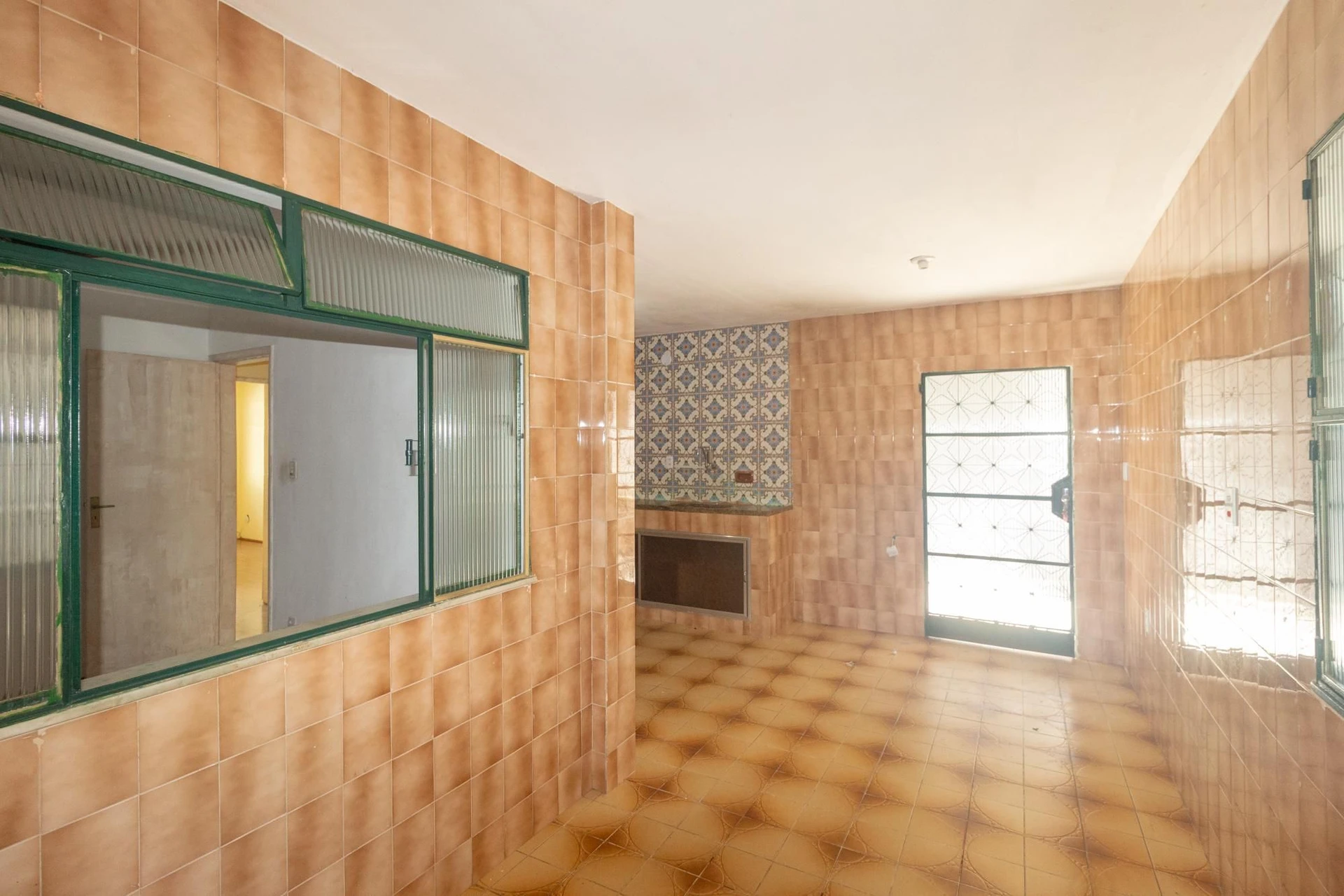 2-bedroom house with a garden — photo 13