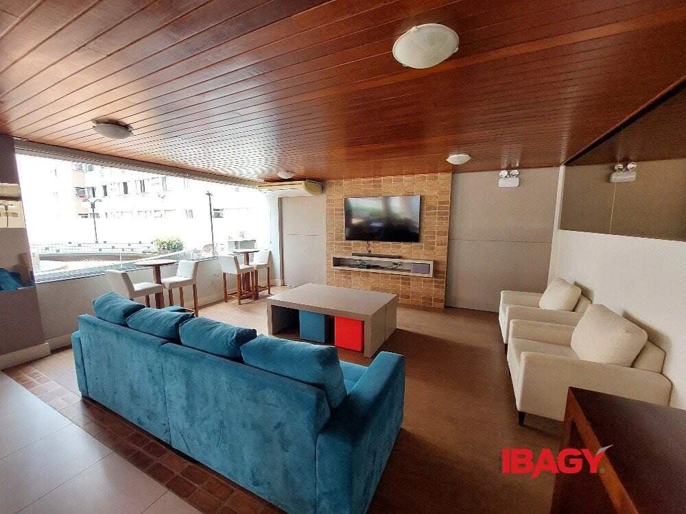 3-bedroom apartment in a building with a gym — photo 30