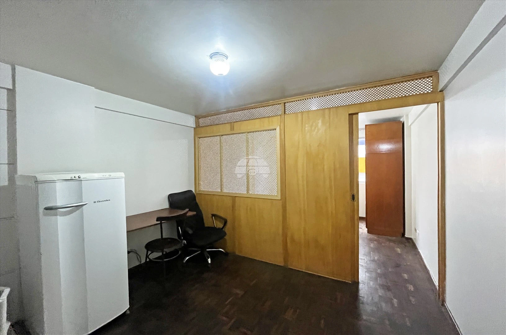 1-bedroom apartment with a compact gas cooktop — photo 2