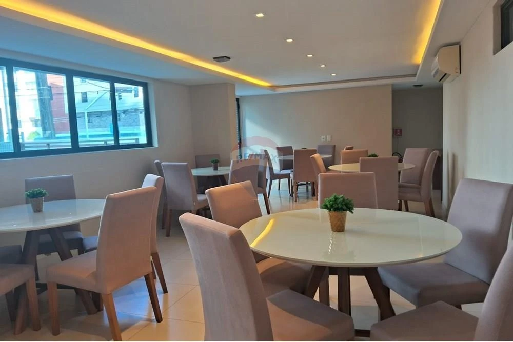 Furnished apartment, 132 m², with a glass-enclosed balcony — photo 4