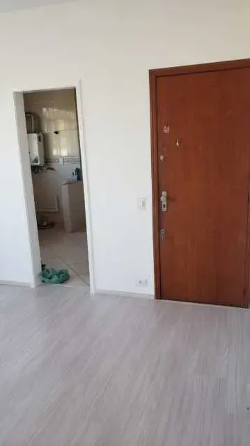 2-bedroom apartment with a gas stove kitchen — photo 17