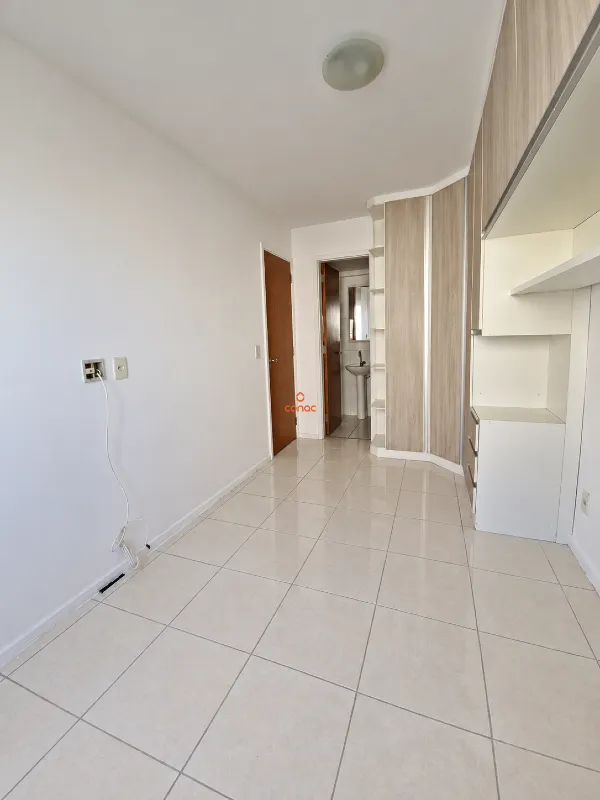 2-bedroom apartment in a building with a gym — photo 12