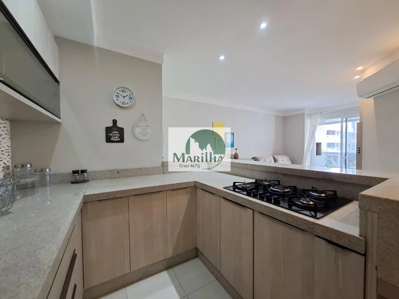 Furnished 84 m² apartment with 2 en-suite bedrooms — photo 32