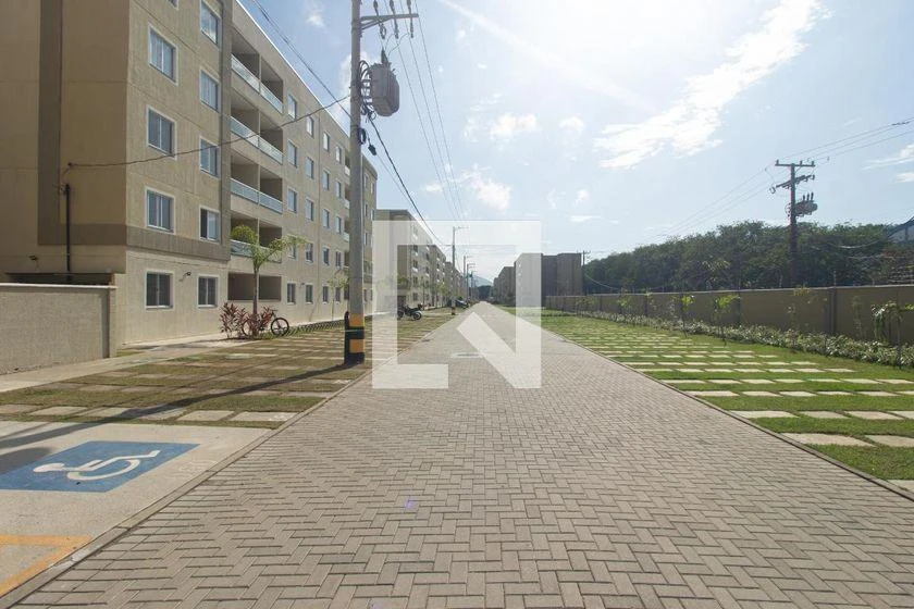 2-bedroom apartment in a building with a gym — photo 4