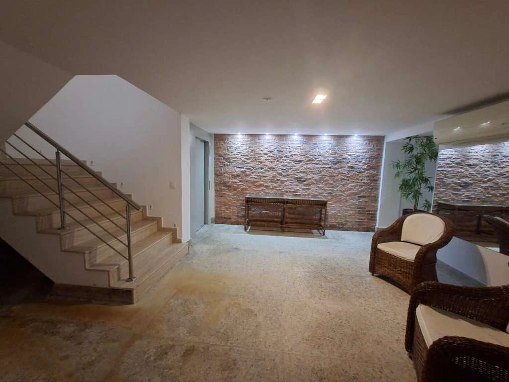 Furnished 1200 m² house with 5 suites and 7 bathrooms — photo 22