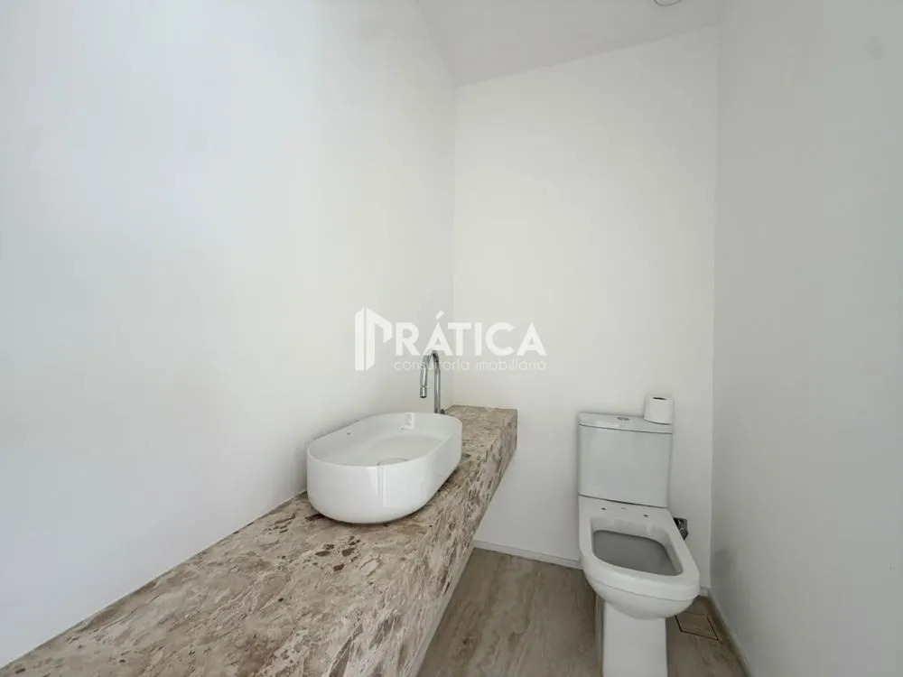 4-bedroom apartment in a building with an indoor pool — photo 7