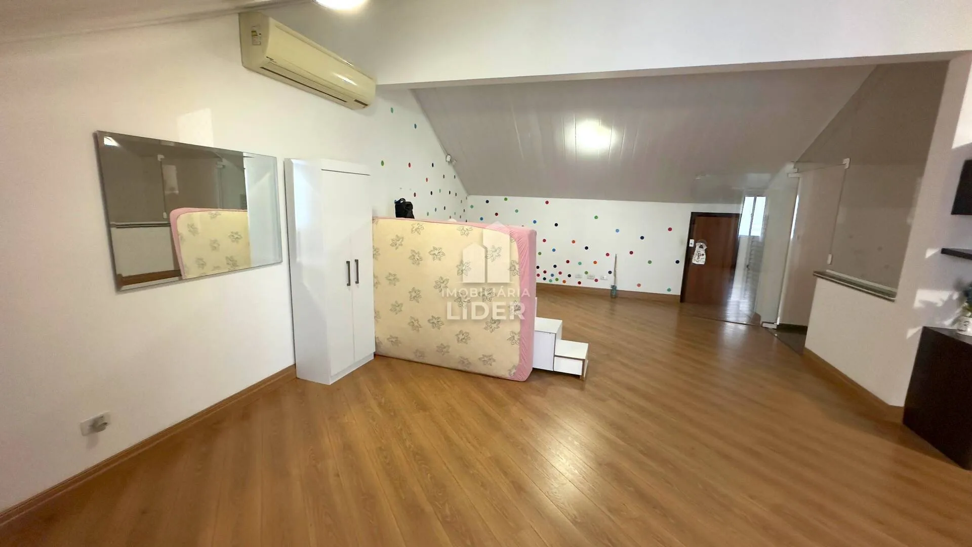 3-bedroom house with a home office in Curitiba — photo 27