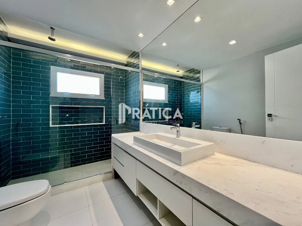 House with 5 bedrooms and an open-plan kitchen — photo 52