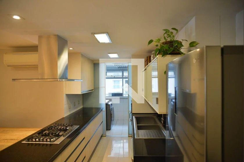 Washing machine in a 3-bedroom apartment, 160 m² — photo 18