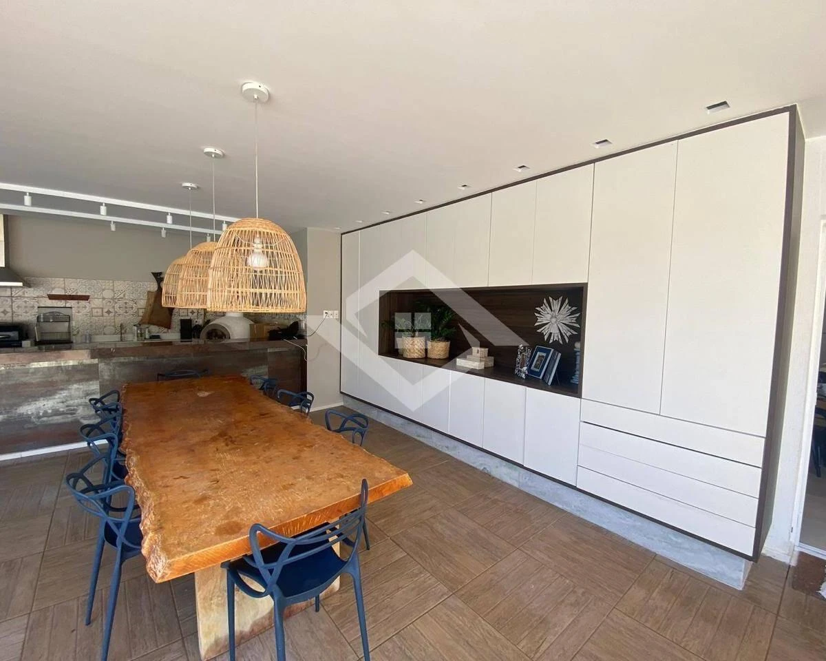 6 quartos e banheira: casa de 1000 m² — photo 19