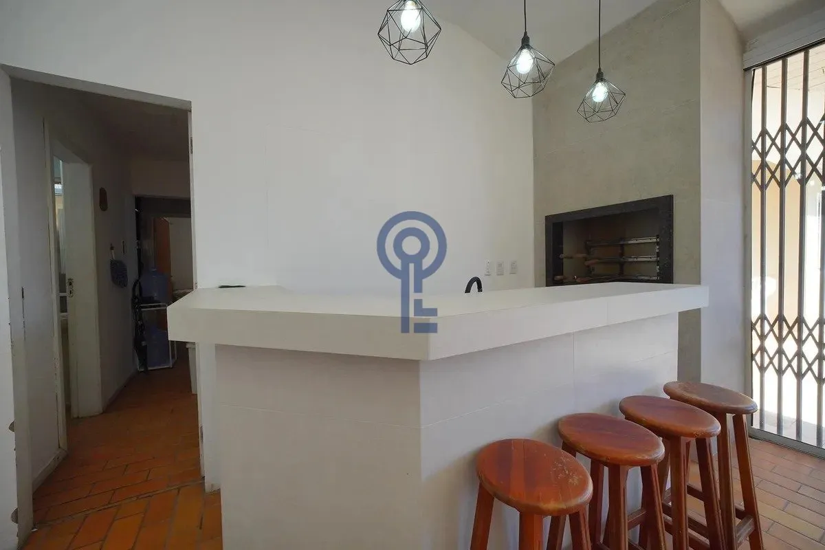 Casa mobiliada com 4 dormitórios e 3 banheiros — photo 3