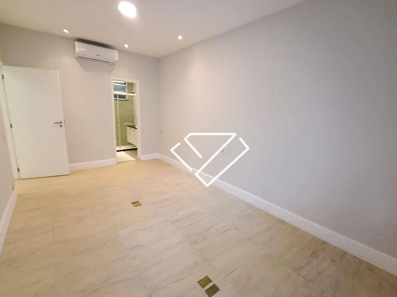 3-bedroom apartment with a closed-in gas kitchen — photo 6
