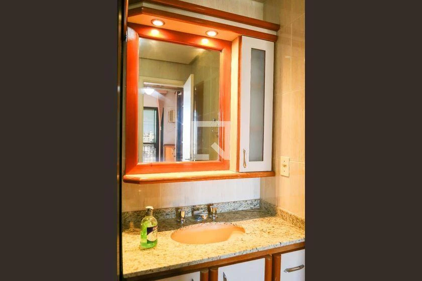 3-bedroom apartment with a suite and glass-enclosed showers — photo 28