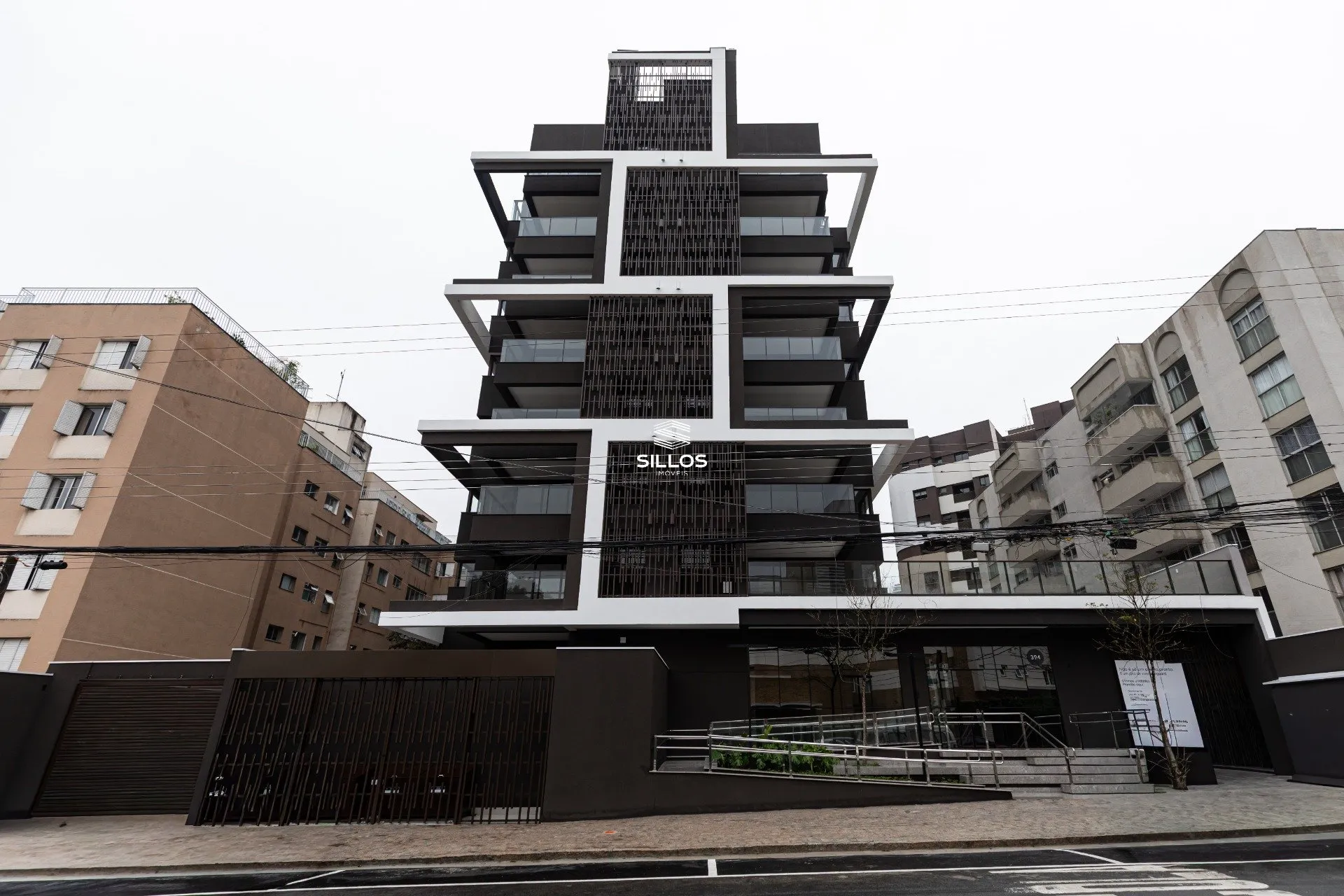 Apartment on the 5th floor with a grill on the balcony — photo 32
