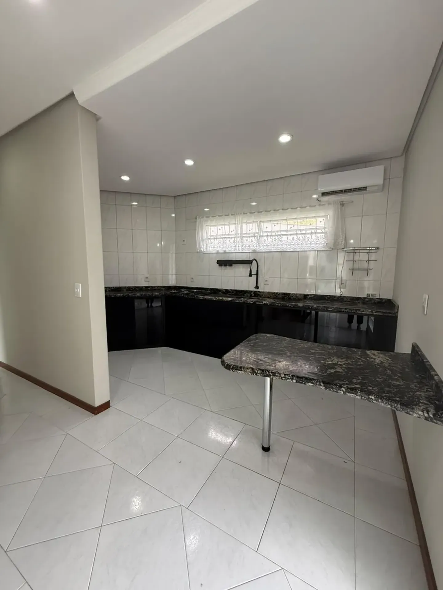Water view in a 3-bedroom house, 180 m² — photo 14
