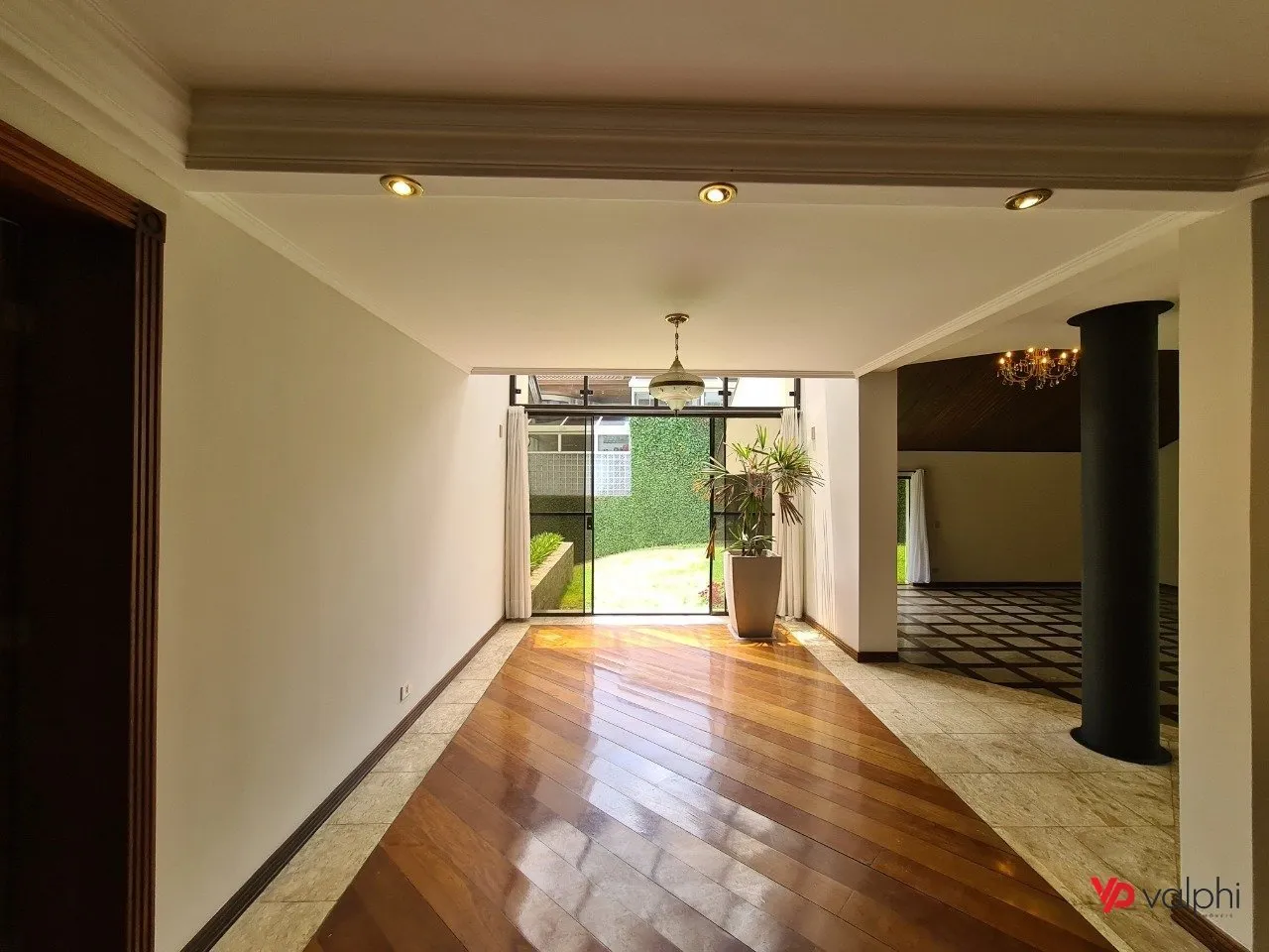 Condo house with 3 en-suite bedrooms and private garden — photo 74