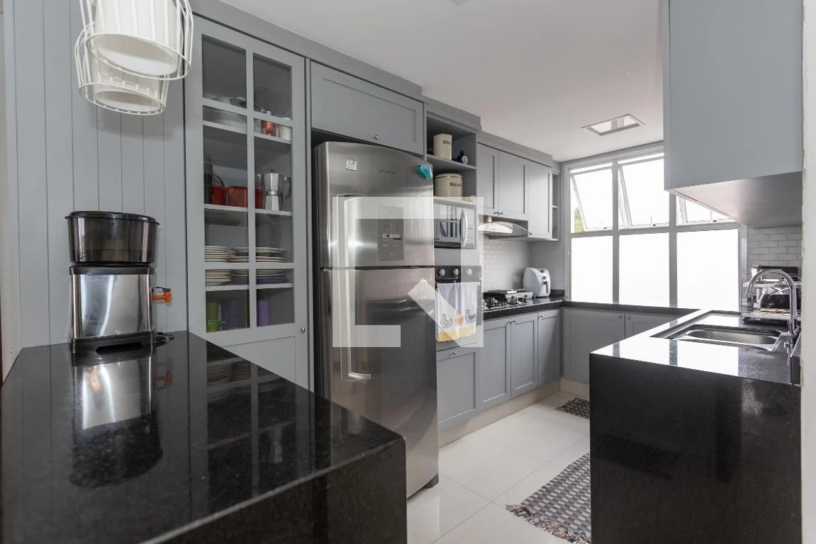 Apartamento mobiliado com 3 quartos, 1 suíte e 3 banheiros — photo 8