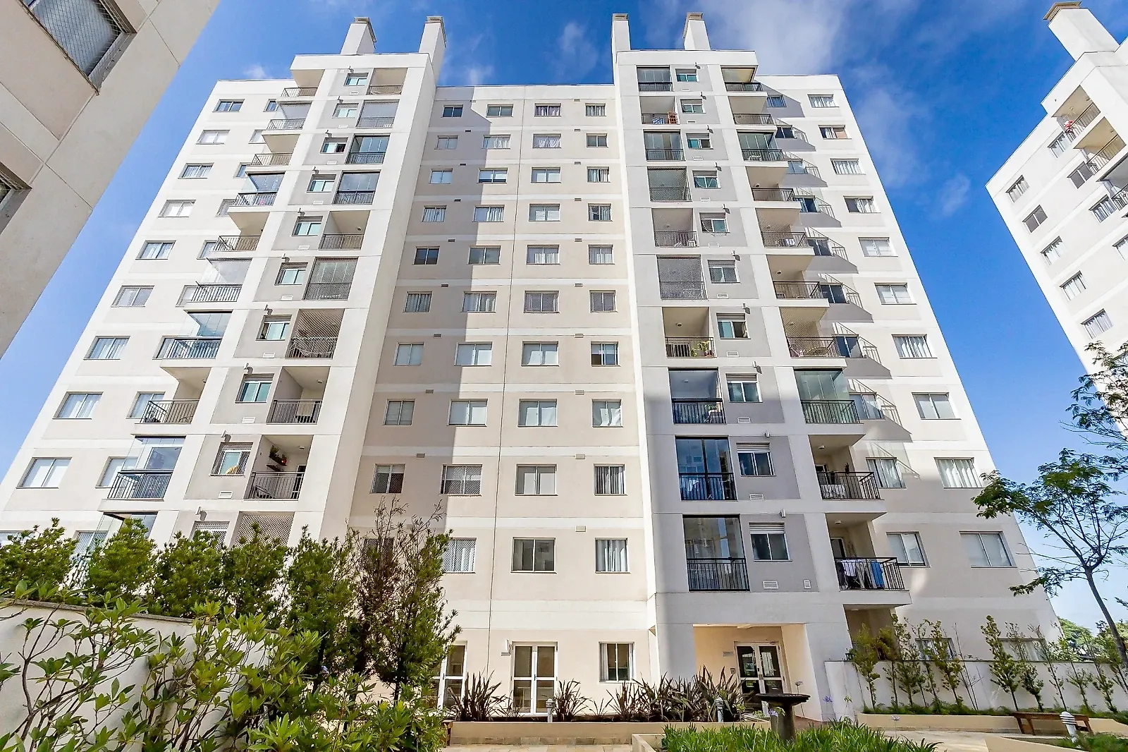 2-bedroom 63 m² apartment with a glass balcony — photo 67