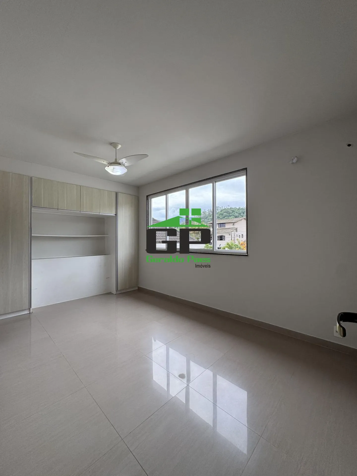 Casa com 5 quartos e 5 banheiros, cozinha fechada — photo 15