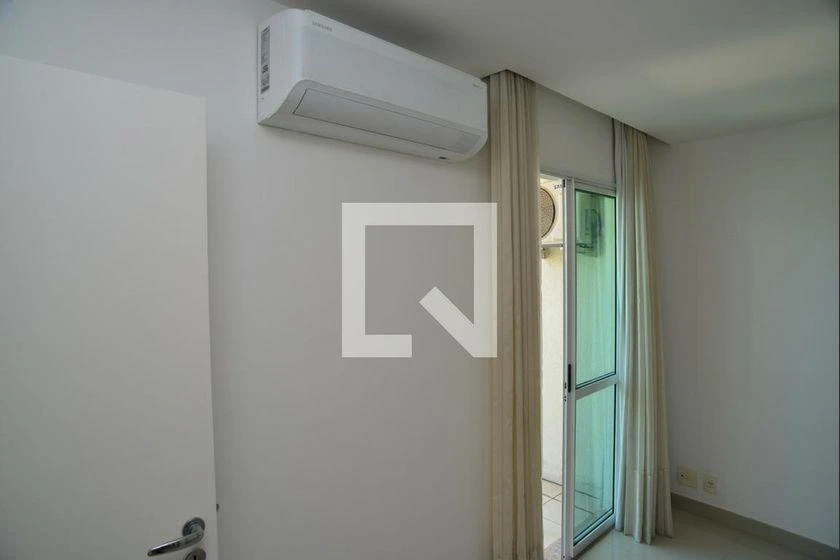 3-bedroom apartment in a building with a gym — photo 13