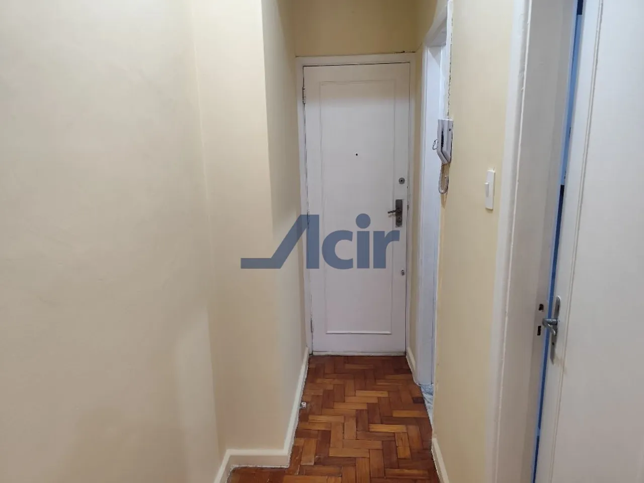 1-bedroom 1-bath apartment with a kitchenette corner — photo 9