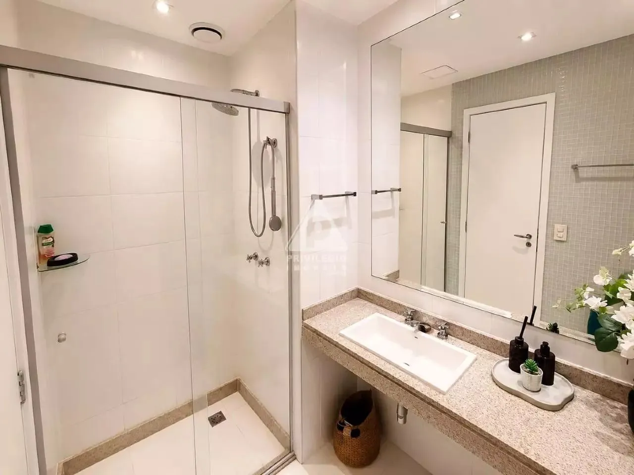 Apartamento mobiliado com 4 quartos e 5 banheiros — photo 25