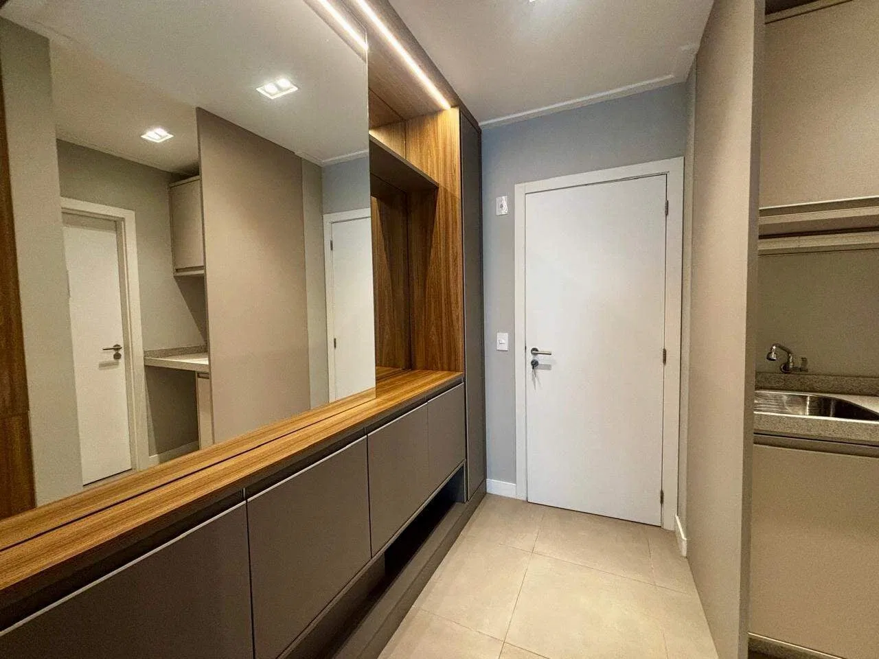 Apartamento mobiliado de 104 m² com 1 quarto e vaga — photo 2