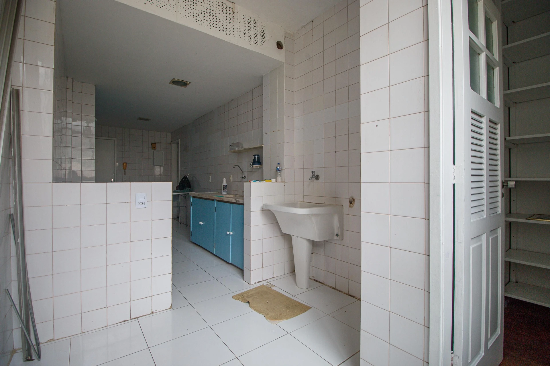 Unfurnished 2-bedroom apartment with 3 bathrooms — photo 12