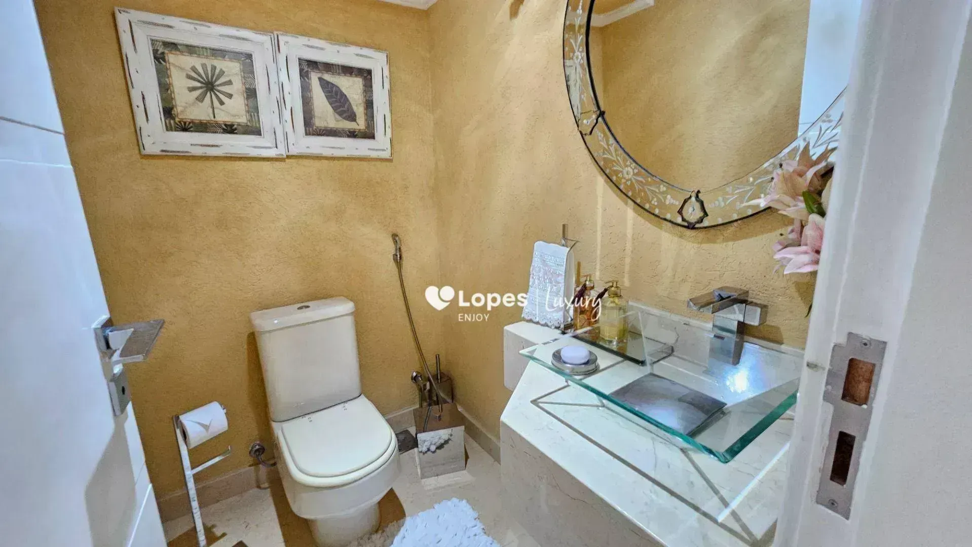 Furnished house with 6 en-suite suites and a private pool — photo 54