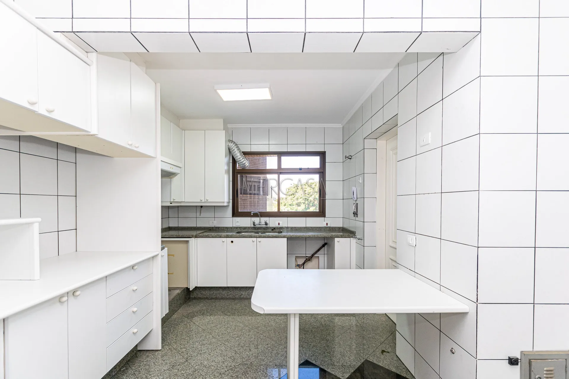 Apartamento com 3 quartos, 5 banheiros e 4 vagas — photo 47