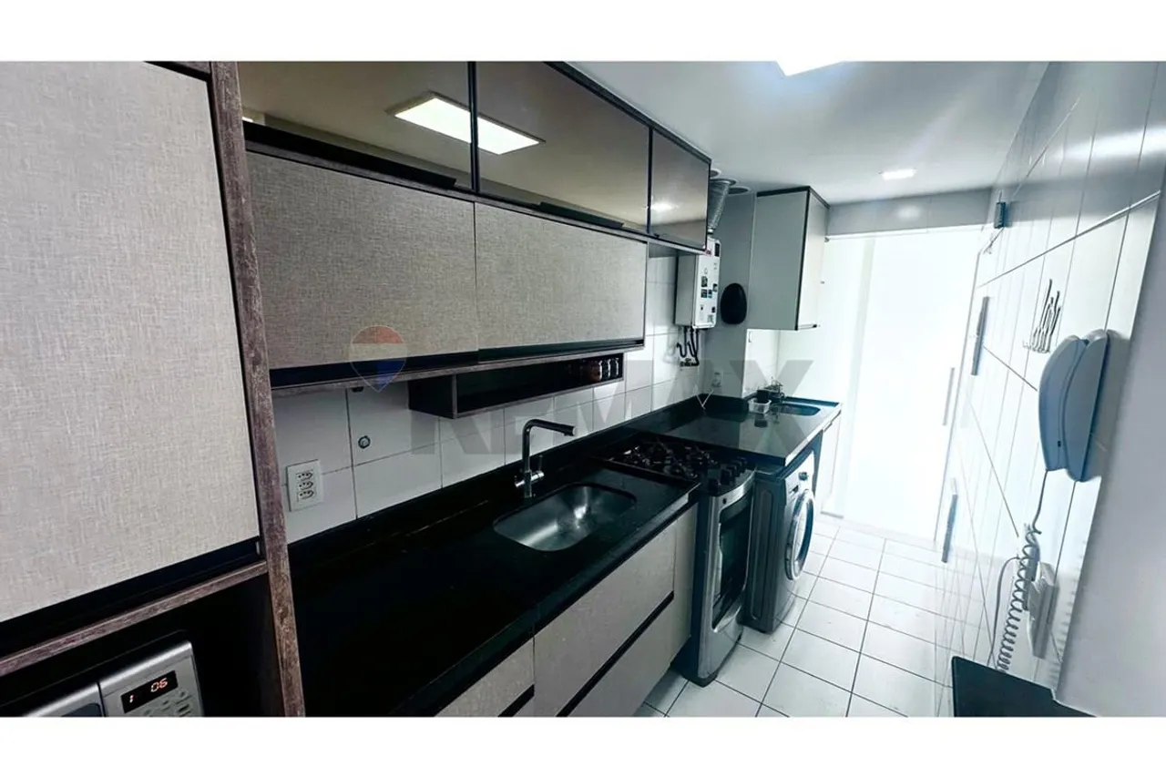 3-bedroom apartment with modern open-plan kitchen — photo 8