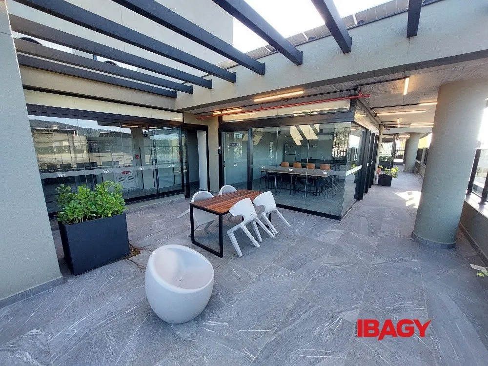 Furnished studio with a glass-enclosed balcony — photo 108