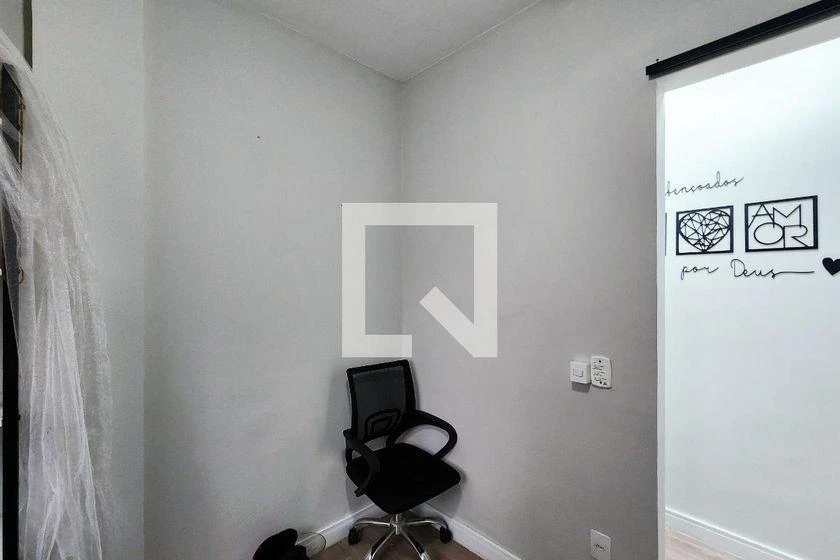 Furnished apartment, 58 m², with a glass-enclosed balcony — photo 31