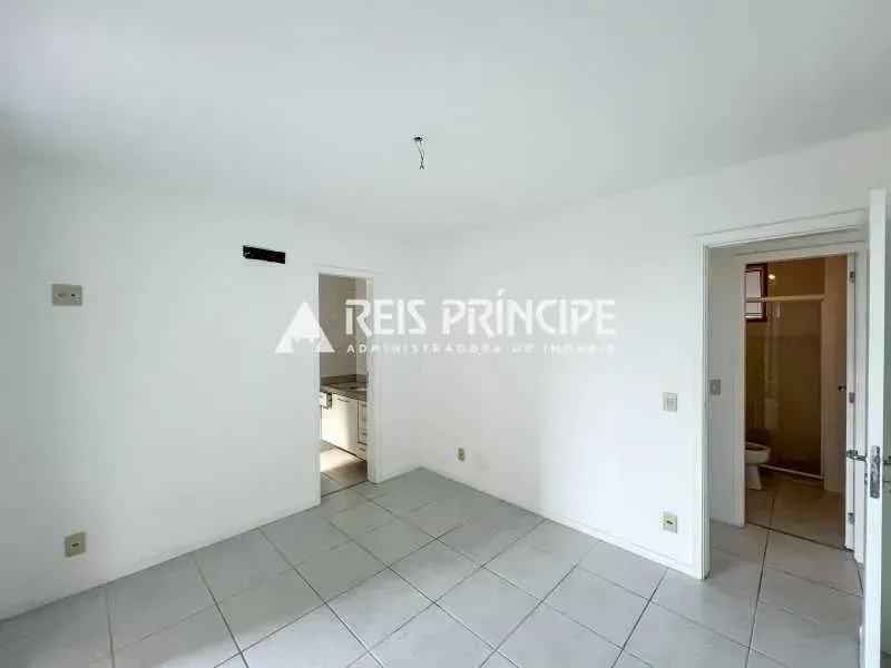 Unfurnished 2-bedroom apartment with 3 bathrooms — photo 17