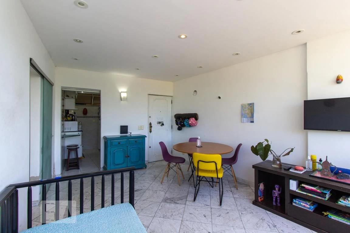Furnished apartment with 2 bedrooms and 2 bathrooms — photo 25