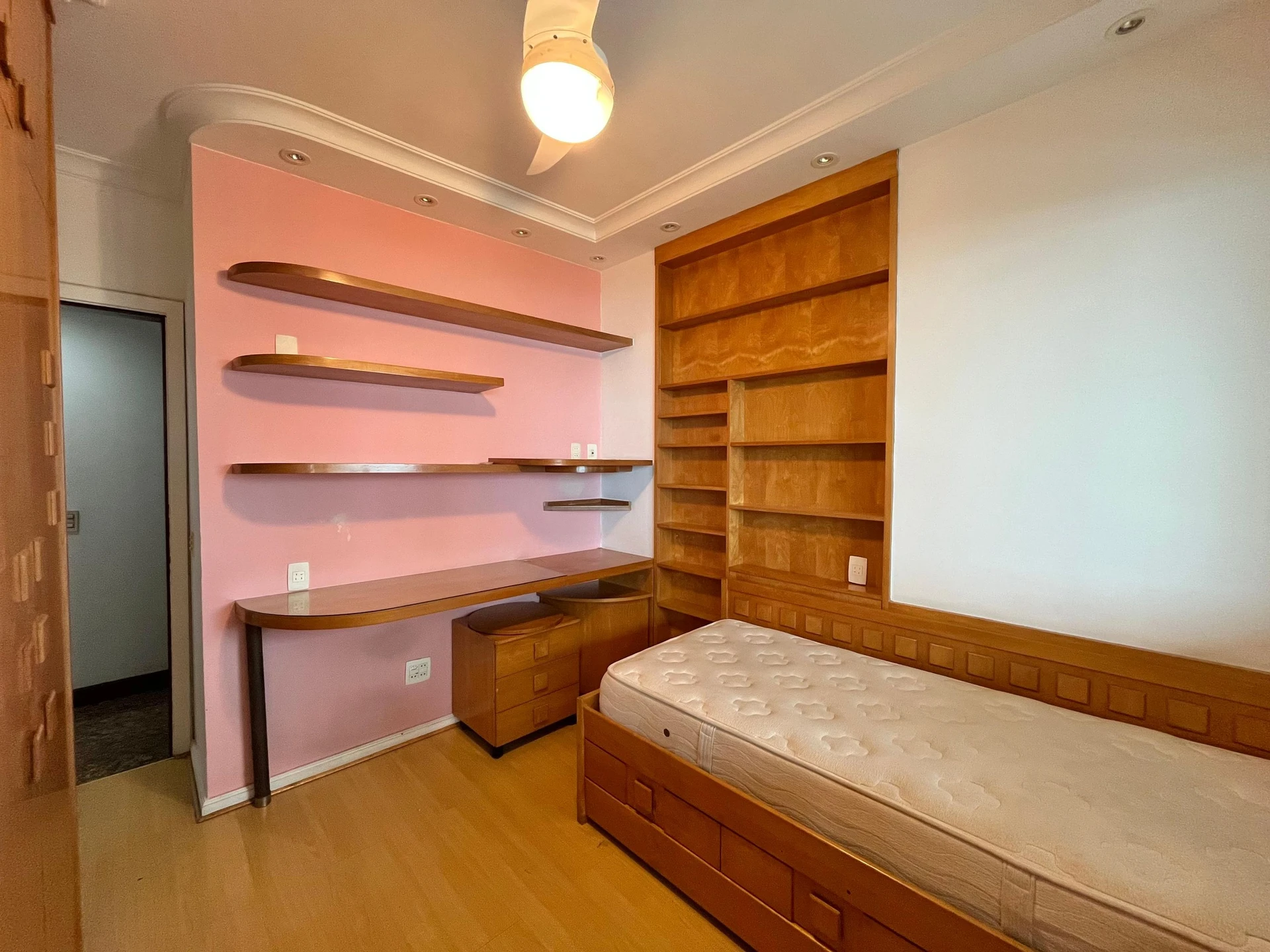 Apartment, 147 m², with a water view — photo 4