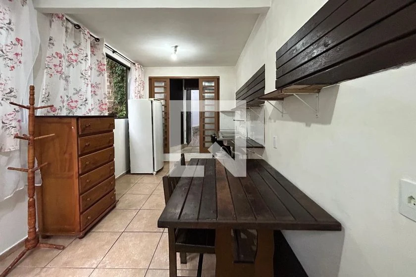 Kitnet mobiliada com cozinha a gás e 1 quarto — photo 4