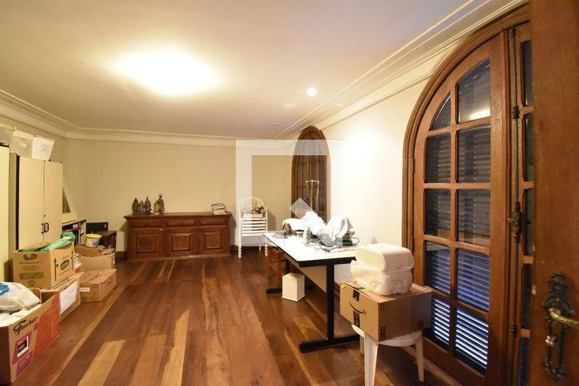 House with 5 bedrooms, gas stove and 650 m² — photo 2