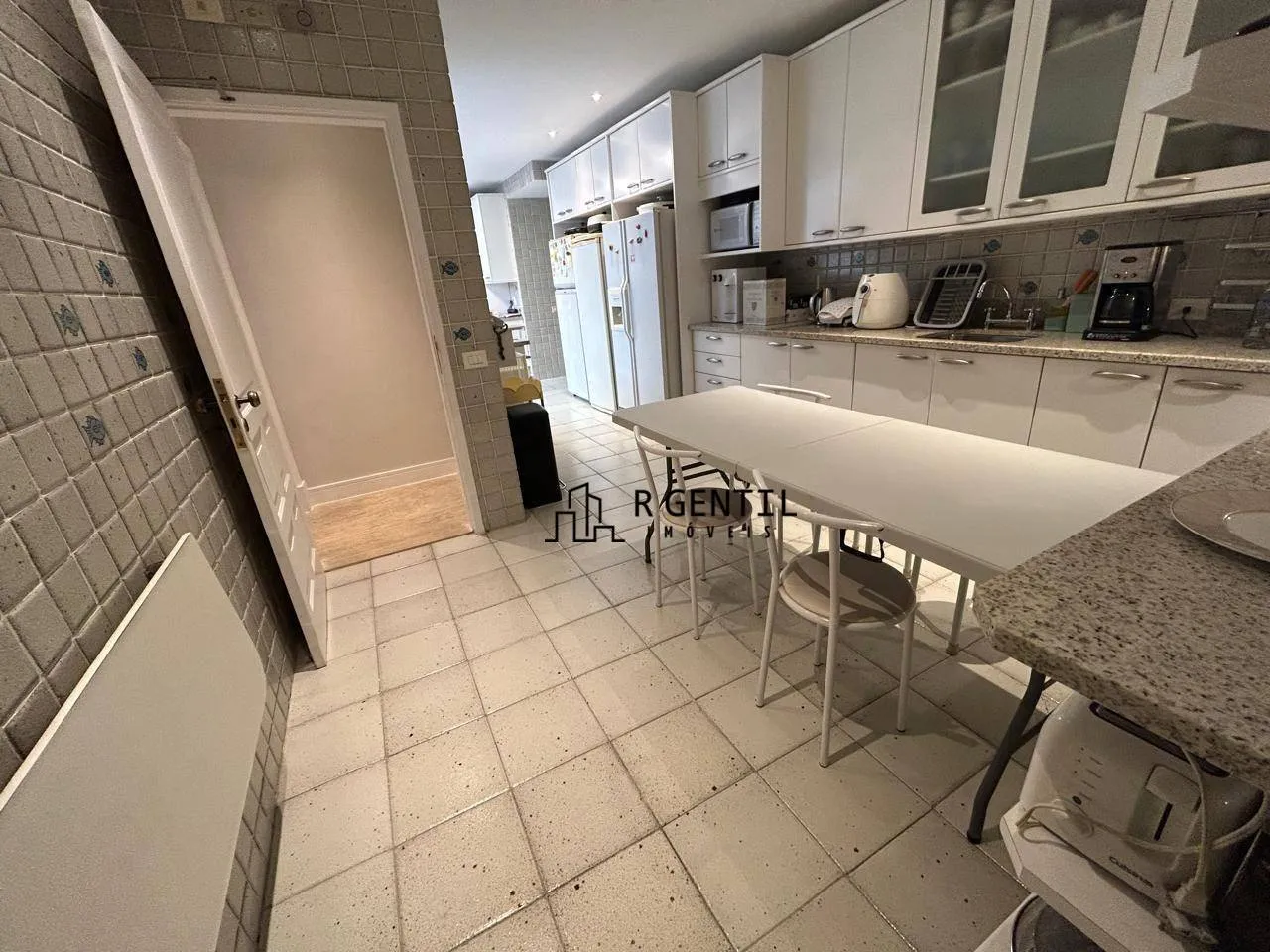 430 m² apartment with 4 bedrooms and 5 bathrooms — photo 12