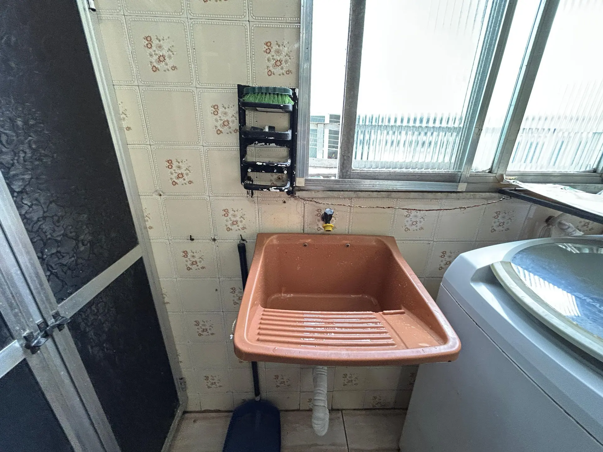 48 m² apartment with a washing machine and a home office — photo 29