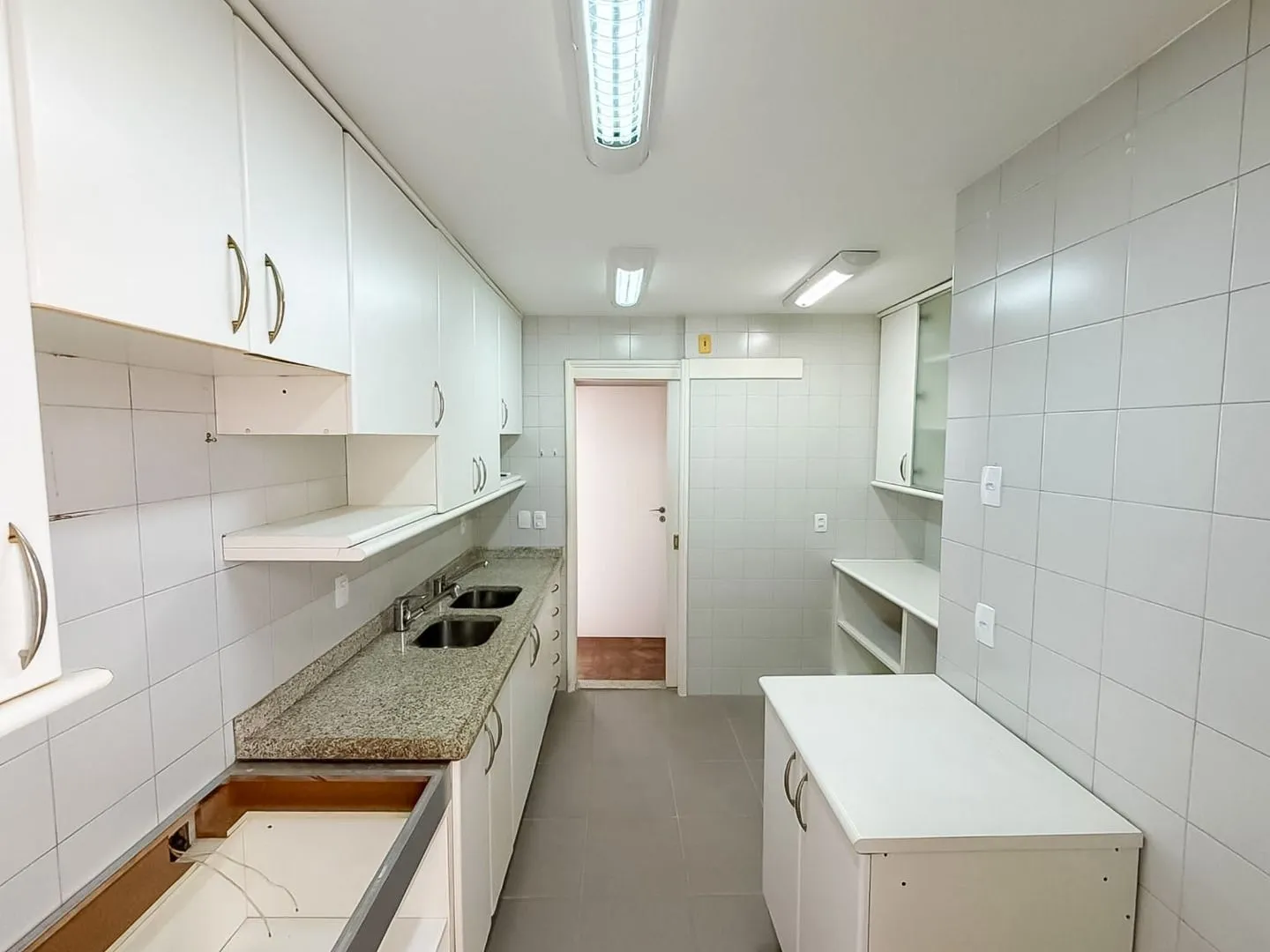Apartment, 130 m², with a home office — photo 2